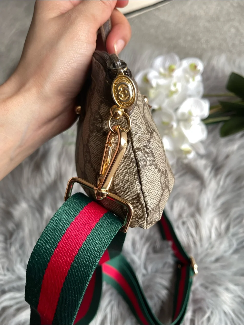 Authentic Gucci vintage GG canvas mini accesory pouch bag 014.89.0032